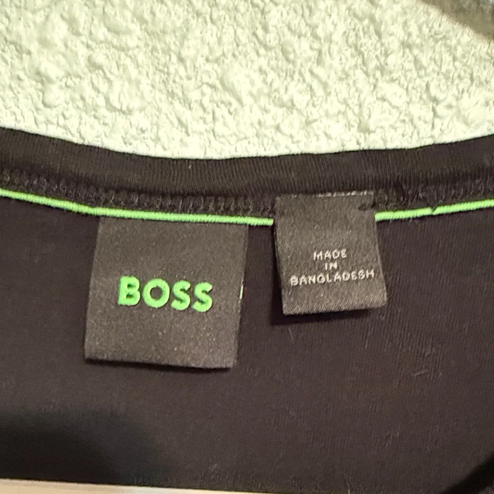 Hugo BOSS Classic Black Short Sleeve Tee - Picture 3 of 5